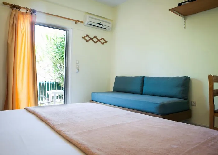 Summer Garden Αpartments & Studios