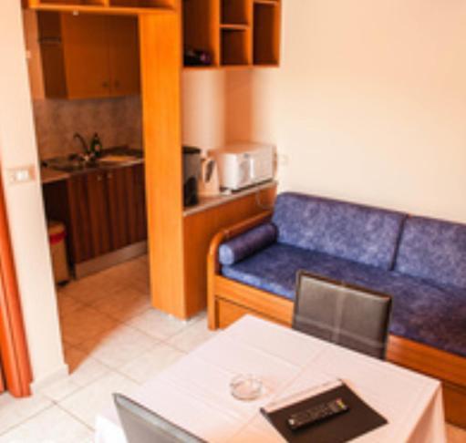 Capsule hotel Summer Garden αpartments & *